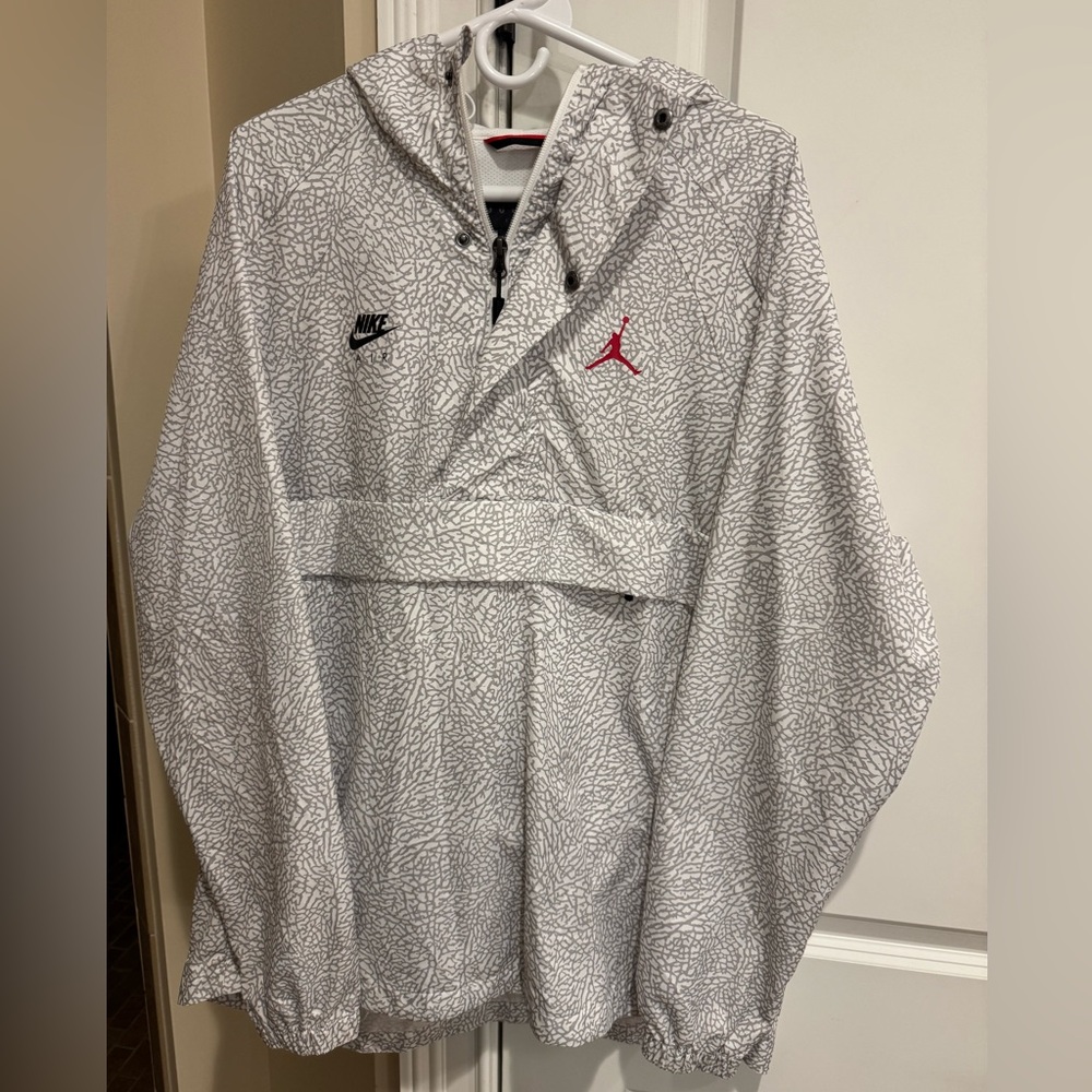 Men’s Air Jordan Windbreaker Size L